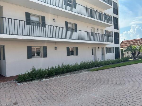 222 Harbour Dr #114, Naples, Florida 34103, image 1