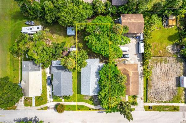 Cranfords, 2156 Willard St, Fort Myers, Florida 33901, image 1