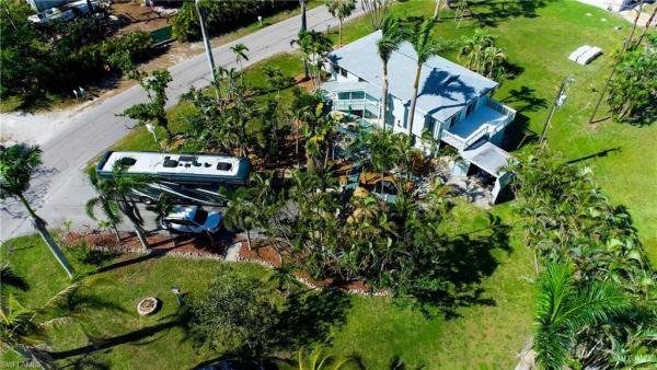 Sundiet Village, 7372 Pomegranate Dr, Bokeelia, Florida 33922, image 1