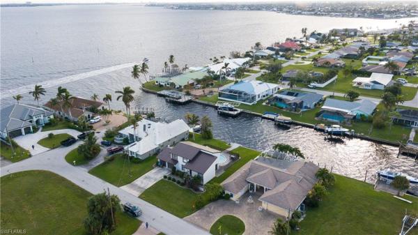 Cape Coral, 2726 24th Pl, Cape Coral, Florida 33904, image 1