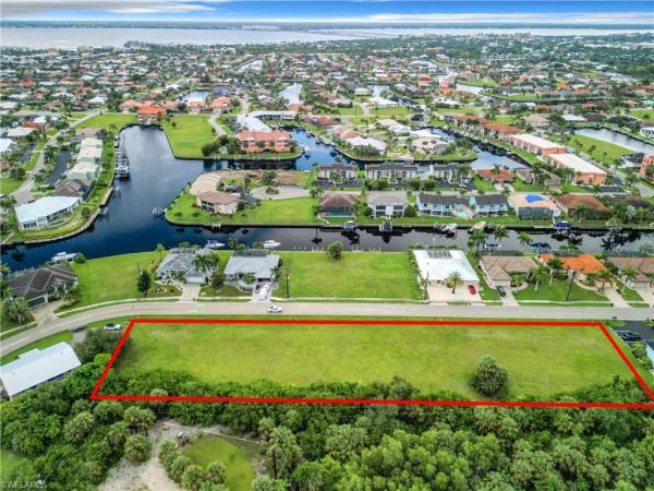 2829 Magdalina Dr, Punta Gorda, Florida 33950, image 1