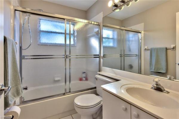 541 Windsor Sq #9-201, Naples, Florida 34104, image 1