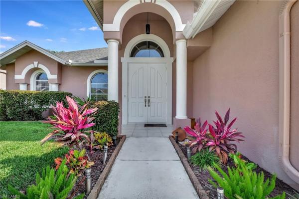 5235 Malvern Ct, Naples, Florida 34112, image 1