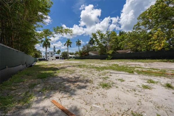 Lake Park, 1055 N 7th Ave, Naples, Florida 34102, image 1