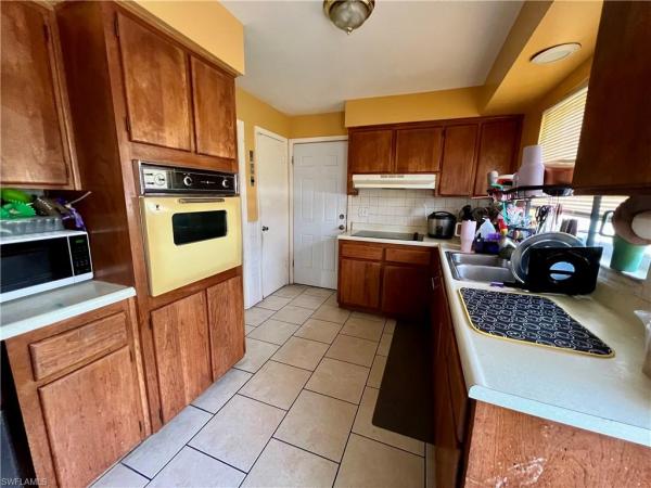 Cape Coral Residential, 3632 Country Club Blvd, Cape Coral, Florida 33904, image 2