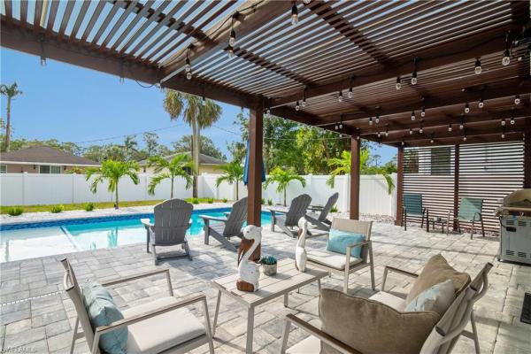 Heitmans, 10160 Carolina St, Bonita Springs, Florida 34135, image 1