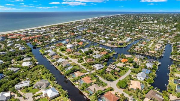 Shell Harbor, 1002 Kings Crown Dr, Sanibel, Florida 33957, image 2