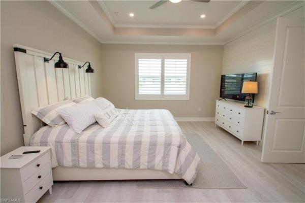 251 E Indies Dr #202, Naples, Florida 34114, image 1