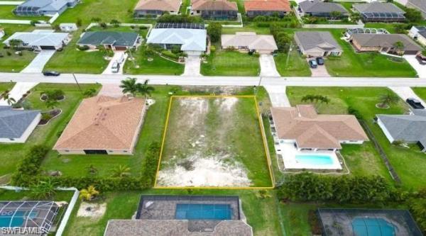 Cape Coral Residential, 2667 32nd St, Cape Coral, Florida 33914, image 1