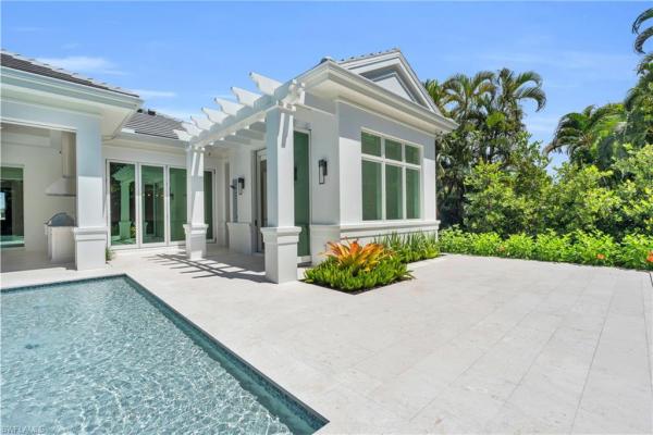 Park Shore, 696 Fountainhead Ln, Naples, Florida 34103, image 1