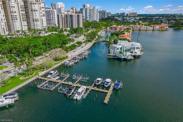 4090 N Gulf Shore Blvd, Naples, Florida 34103, image 1
