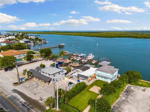 Isles Of Capri, 101 Jamaica Dr, Naples, Florida 34113, image 2