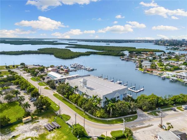 Isles Of Capri, 101 Jamaica Dr, Naples, Florida 34113, image 1