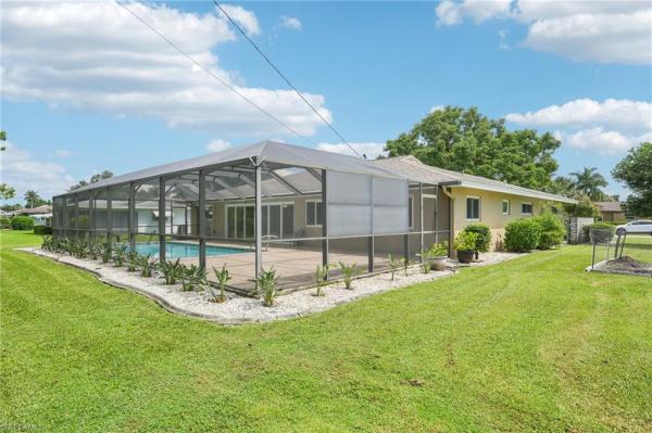 Tanglewood, 5098 Northampton Dr, Fort Myers, Florida 33919, image 1