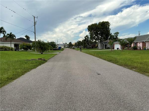 Cape Coral, 613 11th Pl, Cape Coral, Florida 33991, image 1