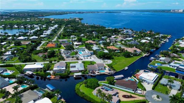 Tahitian Shores, 15477 Omai Ct, Fort Myers, Florida 33908, image 1