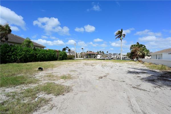 Conners At Vanderbilt Beach, 191 Seabreeze Ave, Naples, Florida 34108, image 1