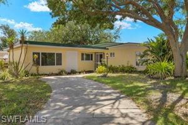 Palmlee Park, 3843 Lapalma St, Fort Myers, Florida 33901, image 1