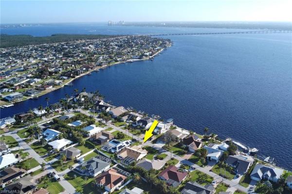 Cape Coral, 2822 22nd Pl, Cape Coral, Florida 33904, image 1