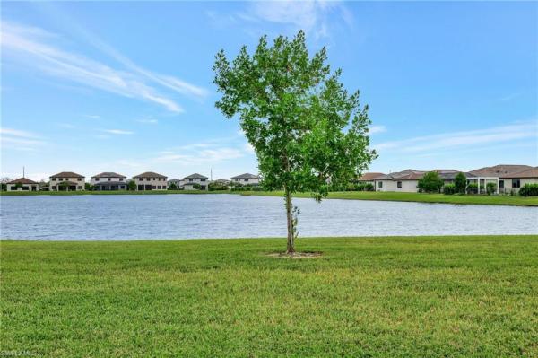 5006 Florence Dr, Naples, Florida 34142, image 2