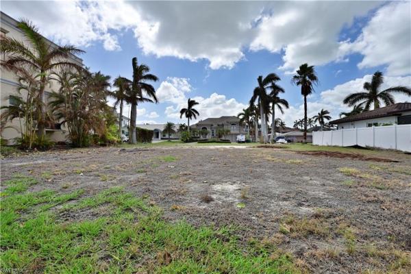 Conners At Vanderbilt Beach, 227 Channel Dr, Naples, Florida 34108, image 1
