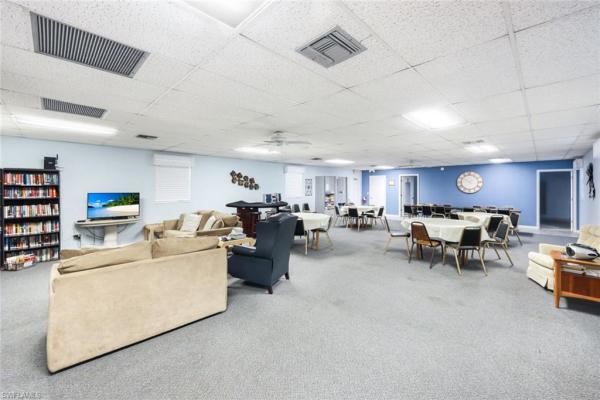 Myerlee Gardens, 1340 Sandtrap Dr, Fort Myers, Florida 33919, image 2