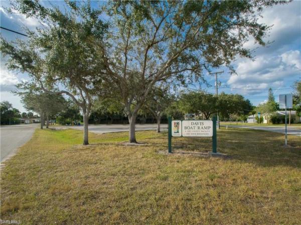 Fort Myers Shores, 2208 Parkview Dr, Fort Myers, Florida 33905, image 2