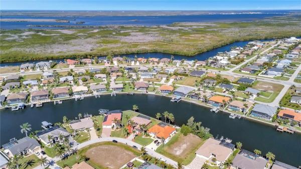 Cape Coral Residential, 2731 30th Ter, Cape Coral, Florida 33914, image 2