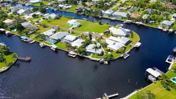 Fort Myers Shores, 2044 Aruba Ave, Fort Myers, Florida 33905, image 1
