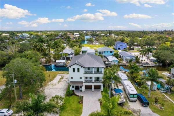 Tarpon Bend, 27570 Tarpon Way, Bonita Springs, Florida 34134, image 2