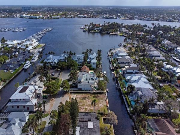 Aqualane Shores, 636 S 15th Ave, Naples, Florida 34102, image 1