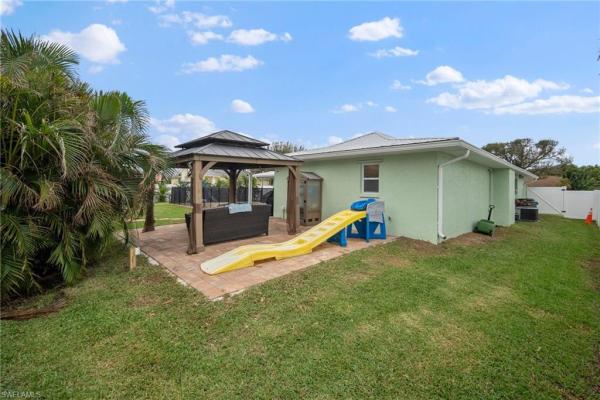 Island Park Woodlands, 6012 Birnam Wood Ln, Fort Myers, Florida 33908, image 1