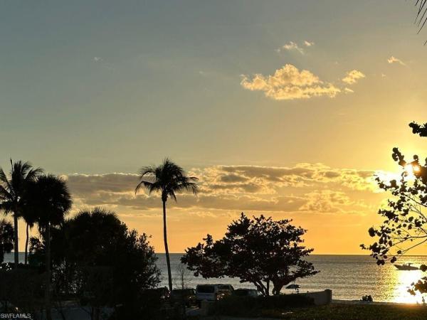 670 S Gulf Shore Blvd, Naples, Florida 34102, image 1