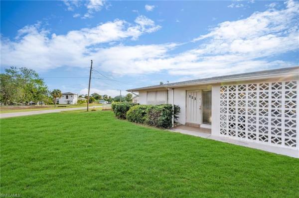Lehigh Acres Residential, 113 N Maple Ave, Lehigh Acres, Florida 33936, image 1