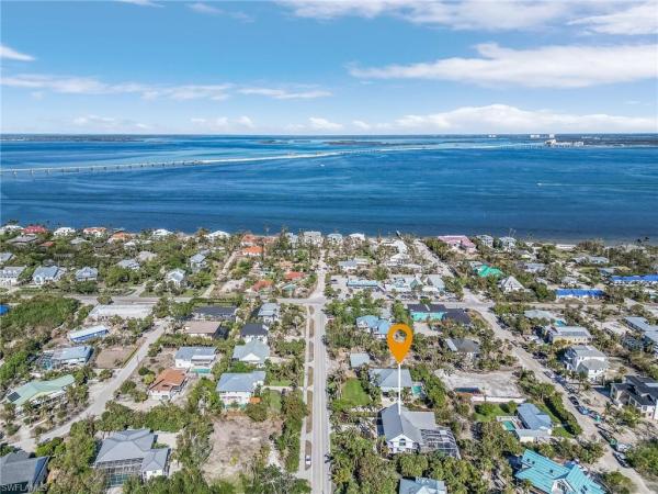 Metes & Bounds, 345 Gulf Dr, Sanibel, Florida 33957, image 1