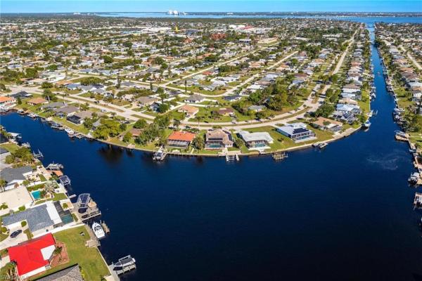 Cape Coral, 2724 Shelby Pkwy, Cape Coral, Florida 33904, image 1