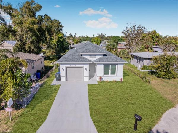 Schoolview Homes, 3315 Ellington Ct, Fort Myers, Florida 33916, image 1