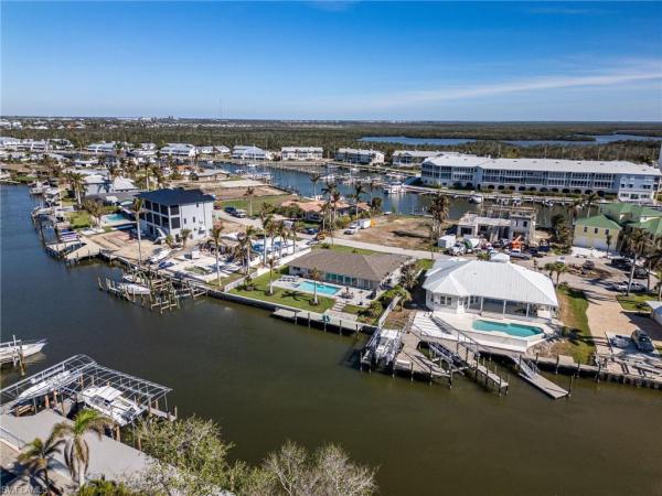 Siesta Isles, 18548 Cutlass Dr, Fort Myers Beach, Florida 33931, image 1