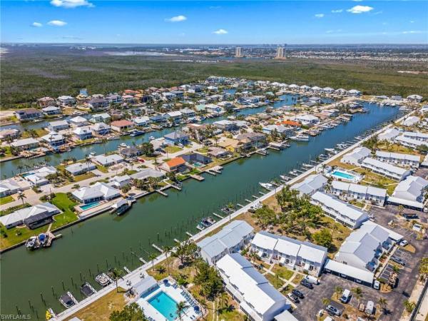 Siesta Isles, 18307 Cutlass Dr, Fort Myers Beach, Florida 33931, image 3