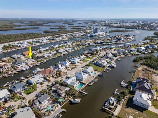 Siesta Isles, 18308 Cutlass Dr, Fort Myers Beach, Florida 33931, image 2