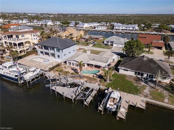 Siesta Isles, 18308 Cutlass Dr, Fort Myers Beach, Florida 33931, image 1