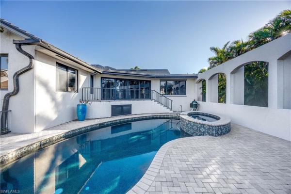 Metes And Bounds, 3744 Gulf Dr, Sanibel, Florida 33957, image 1