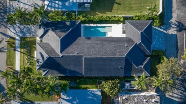 Lake Manor, 629 N 10th St, Naples, Florida 34102, image 1
