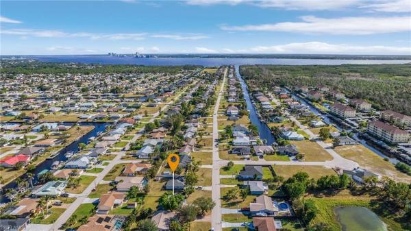 Cape Coral, 1817 Coral Point Dr, Cape Coral, Florida 33990, image 1