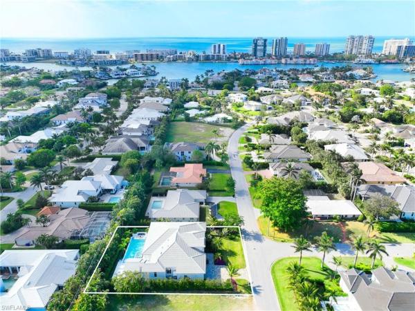 Park Shore, 696 Fountainhead Ln, Naples, Florida 34103, image 1