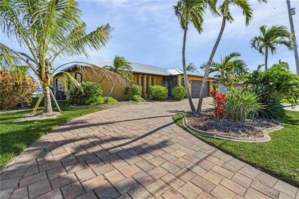 Cape Coral, 2807 Country Club Blvd, Cape Coral, Florida 33904, image 1