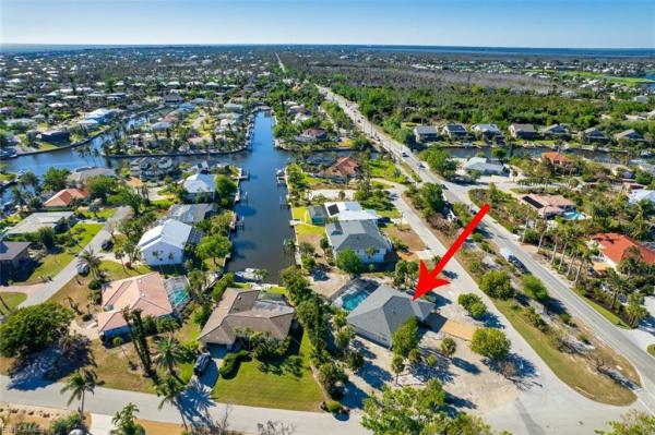 Shell Harbor, 755 Pen Shell Dr, Sanibel, Florida 33957, image 3