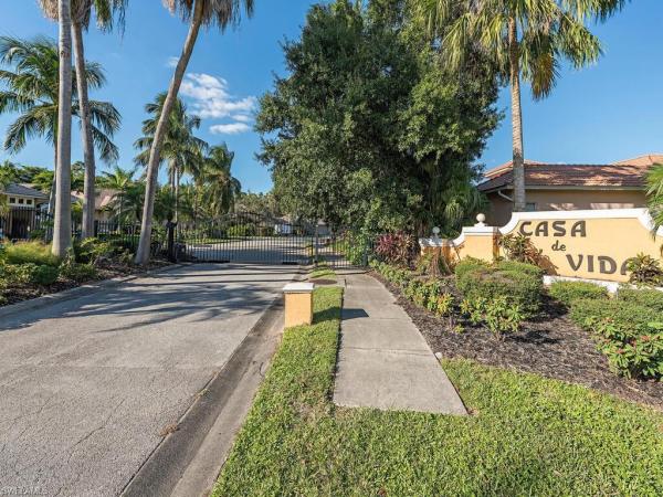 Casa Del Vida, 657 Soliel Dr, Naples, Florida 34110, image 1