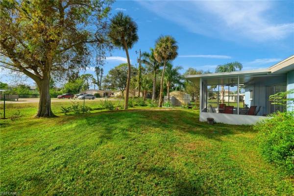 Cleaves Corner, 8101 Cleaves Rd, North Fort Myers, Florida 33903, image 1
