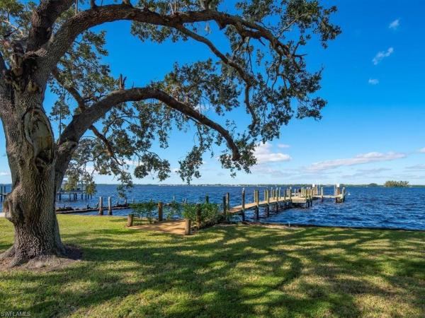 101 Fairview Ave, Fort Myers, Florida 33905, image 1